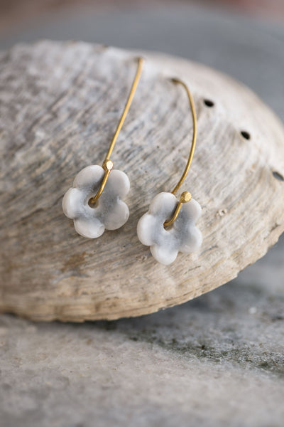 Daisy Drop Earrings (Gold)