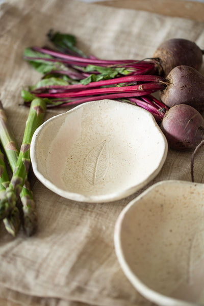 Speckled Cream Leaf Bowl